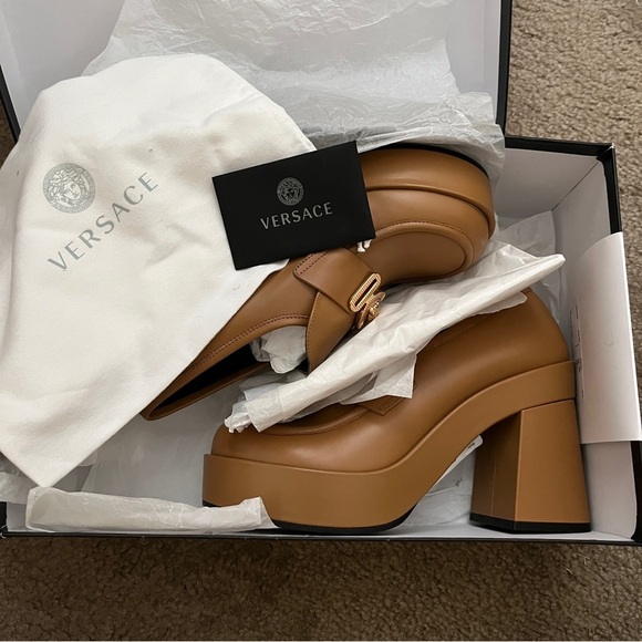 Versace Logo Leather Brown Platform Pumps Size 40/10 - Picture 4 of 17